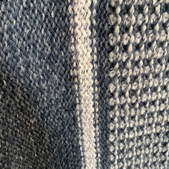 Poncho sweater - Picture 5 of 6